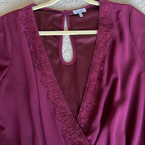 Tobi Romper Wine Color size Medium - Picture 5 of 11